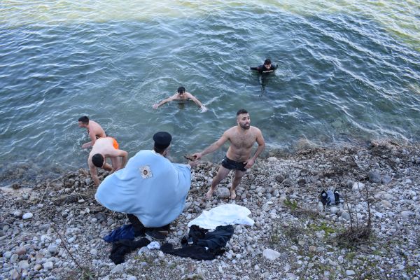 Τα Θεοφάνεια στη λίμνη Στράτου (φωτο-βίντεο)