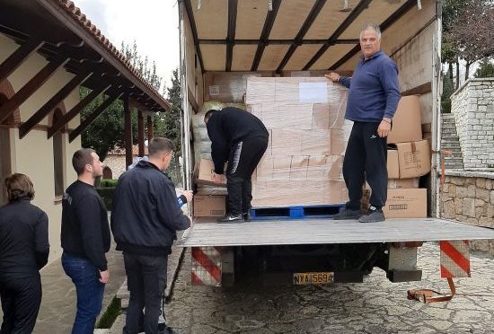 Παραδόθηκε στην Αλβανία η ανθρωπιστική βοήθεια του Δήμου Αγρινίου