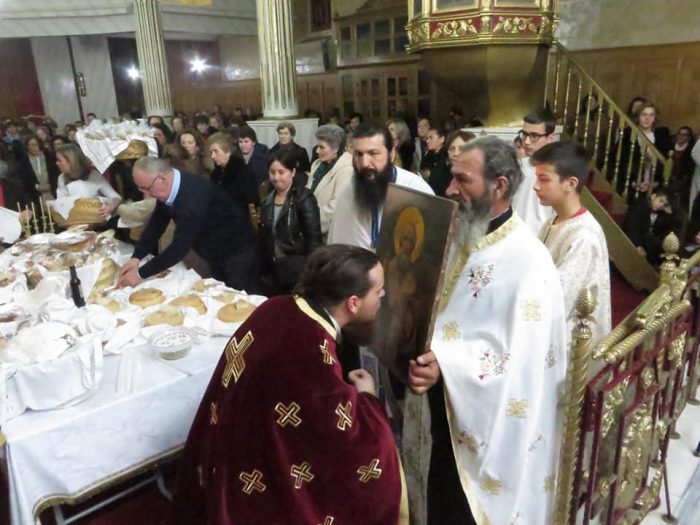 Η Αμφιλοχία γιορτάζει τον πολιούχο της Αγιο Αθανάσιο