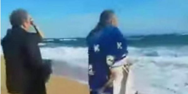 Απίστευτο: Ιερέας έπεσε στη θάλασσα από τους θυελλώδεις ανέμους στην Κεφαλονιά