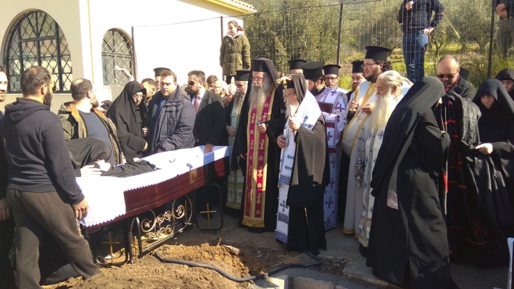 Μεσολόγγι: Σε κλίμα συγκίνησης η εξόδιος ακολουθία της Καθηγουμένης Βερονίκης Μοναχής της Ι.Μ. Αγίου Συμεών