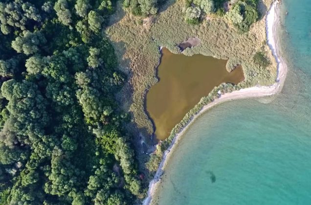 Εικόνες από έναν άγνωστο παράδεισο του Αμβρακικού Κόλπου, κοντά στην πόλη της Βόνιτσας.