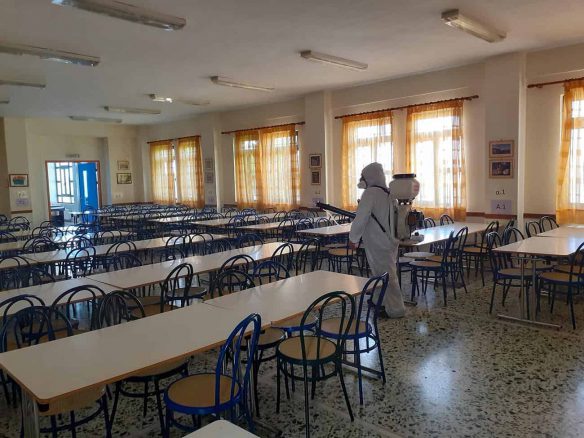 Αγρίνιο: Ξεκίνησαν οι προληπτικές απολυμάνσεις στα σχολεία