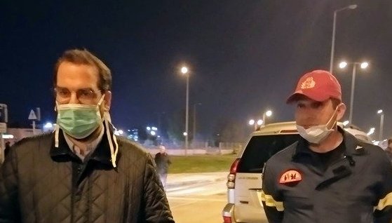 Έφτασε στο λιμάνι της Πάτρας το πλοίο με τους Έλληνες από την Ιταλία -στο σημείο και ο Ν.Φαρμάκης