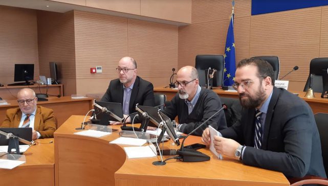 Συναντήσεις με περιφερειακές παρατάξεις για τον κορονοϊό