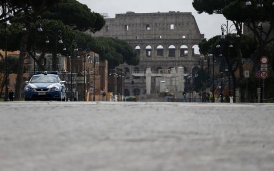 Κορονοϊός Ιταλία: Στους 11.591 οι νεκροί – Μεσίστιες οι σημαίες σε ένδειξη πένθους