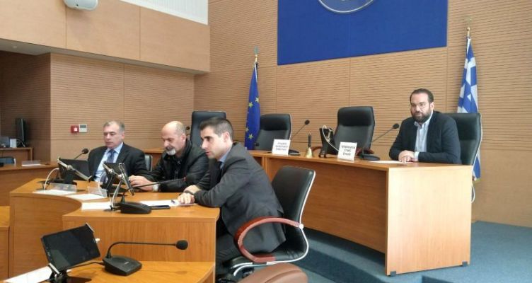 Σύσκεψη στην Περιφέρεια με Δημάρχους και ειδικούς για τον κορωνοϊό (video)