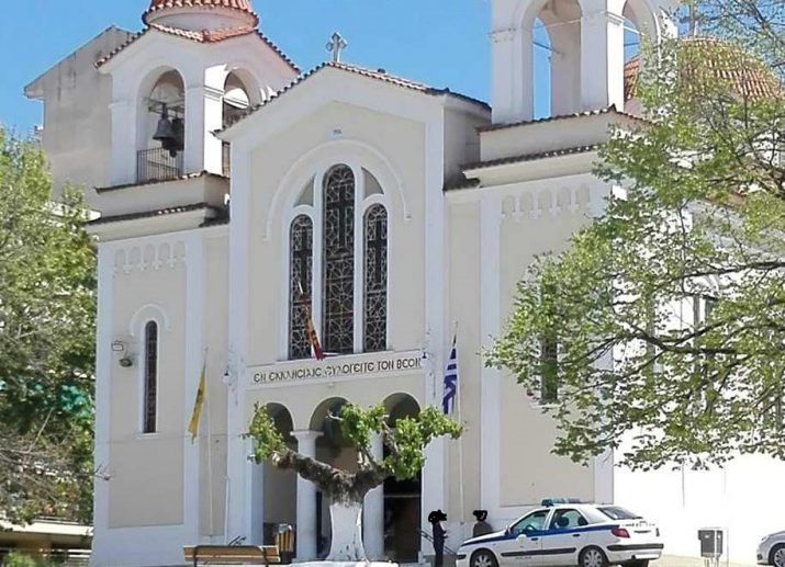 Αγρίνιο:Αυξημένη κίνηση στα καταστήματα”-Στους Ναούς αστυνομικοί!