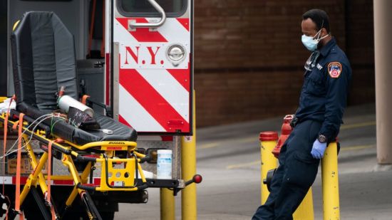 Κορωνοϊός: Aρνητικό ρεκόρ με 2.108 νεκρούς μέσα σε 24 ώρες στις ΗΠΑ