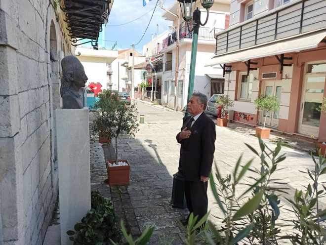 Διέξοδος και “Δ. Σολωμός” τίμησαν “αθόρυβα” τον Αθανάσιο Ραζή – Κότσικα