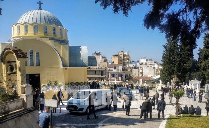 Πάτρα: Ατέλειωτος πόνος στην κηδεία του 18χρονου Νίκου Μοίραλη(φωτο)