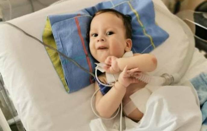 Αστακός:Ο μικρός Ηλίας-Στυλιανός χρειάζεται μια μεγάλη αγκαλιά για να βγει νικητής!