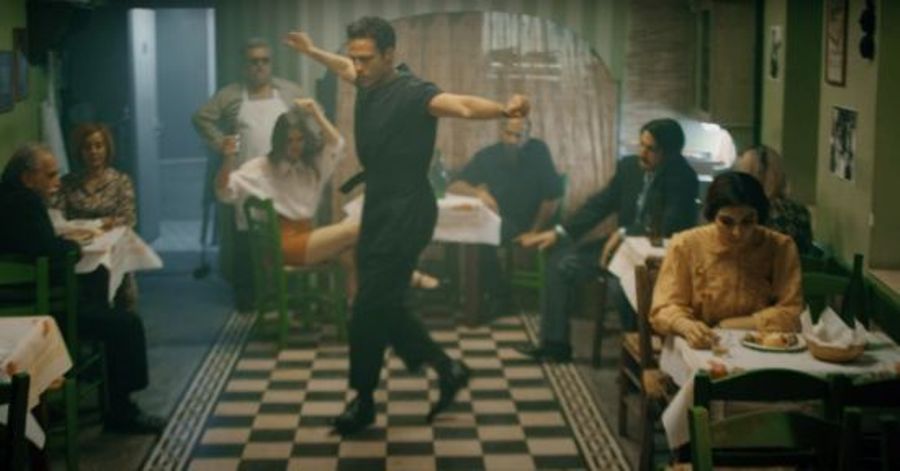 Το ζεϊμπέκικο του Κωνσταντίνου Αργυρού στο νέο του βίντεο κλιπ κλέβει τις εντυπώσεις