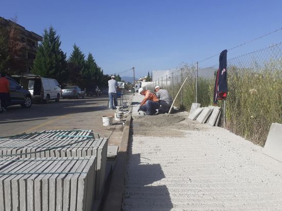 Αγρίνιο:Σε εξέλιξη οι εργασίες επιδιόρθωσης και αποκατάστασης πεζοδρομίων