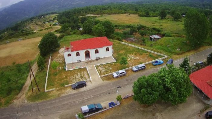 Θεία Λειτουργία στον Ι.Ν. Αγίων Κωνσταντίνου και Ελένης Φλωριάδας