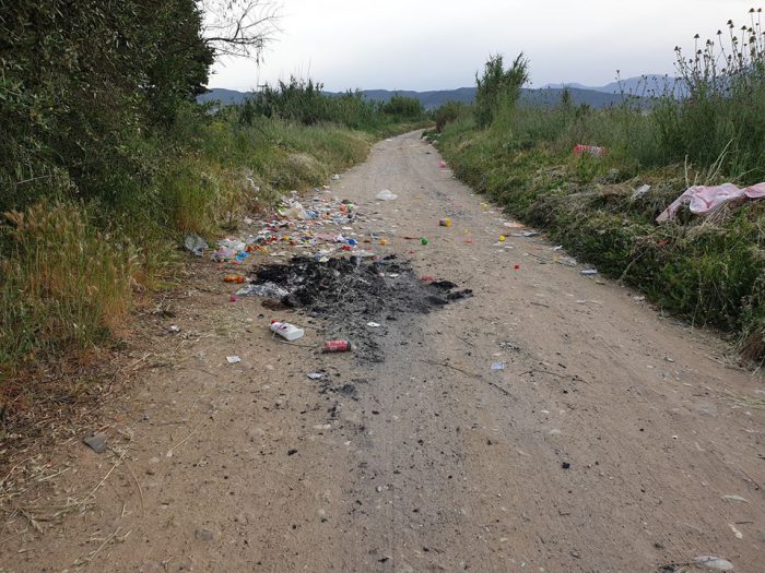 Σκουπιδότοπος η περιοχή Μπούζι Αγρινίου(φωτο)
