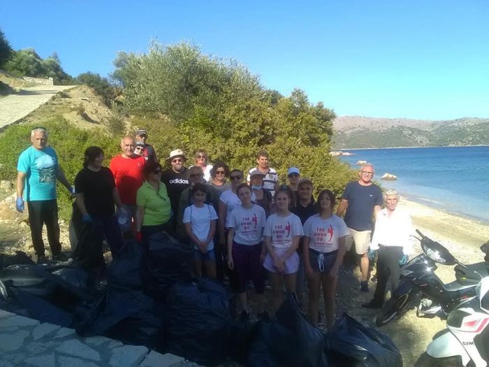 Με επιτυχία η εθελοντική δράση καθαρισμού στον Αστακό