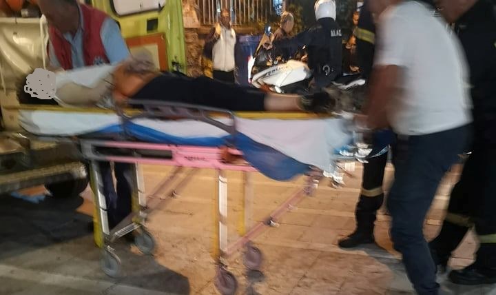 Στο Νοσοκομείο Αγρινίου νεαρός μετά από πτώση στη δημοτική βιβλιοθήκη(βιντεο-φωτο)