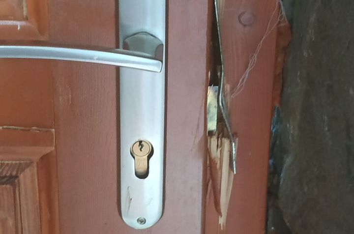 Παραβίασαν την πόρτα του συλλόγου “Παναγία Βλαχερνών” Ελαιόφυτο-Τριαντέικα