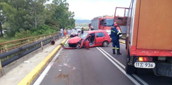 Εκτροπή οχήματος στη γέφυρα του Αχελώου