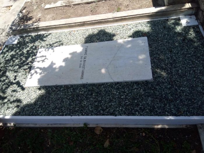 Με πρωτοβουλία της Αδελφότητας Ναυπακτίων η ανακαίνιση- συντήρηση του τάφου του Γιάννη Βλαχογιάννη