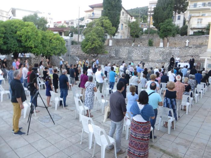 Συνάντηση της Ενωμένης Ρωμηοσύνης στον αύλειο χώρο του Ι.Ν Αγίου Αθανασίου Αμφιλοχίας(φωτο)
