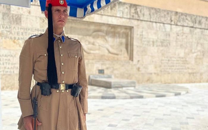 Ομογενής με καταγωγή από το Μεσολόγγι από τις ΗΠΑ στην Προεδρική Φρουρά!