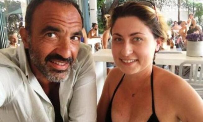 Ο Νίκος Αλιάγας απόλαυσε το μπάνιο του στα Αραχωβίτικα της Πάτρας