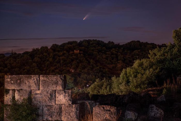 Παλαιομάνινα: Εντυπωσιάζει ο κομήτης NEOWISE(φωτο)