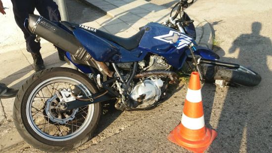 Στο νοσοκομείο οδηγός μηχανής μετά από τροχαίο στην Εθνικής Αντιστάσεως