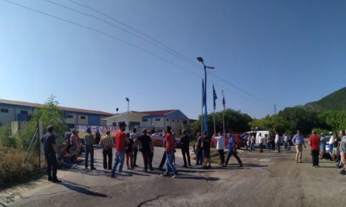 Η απεργιακή συγκέντρωση των εργαζομένων στις ιχθυοκαλλιέργειες «ΝΗΡΕΥΣ Α.Ε.»(φωτο)