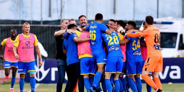 Παναιτωλικός-Οι συγγενείς των ποδοσφαιριστών τους έδωσαν δύναμη πριν τον αγώνα(βιντεο)