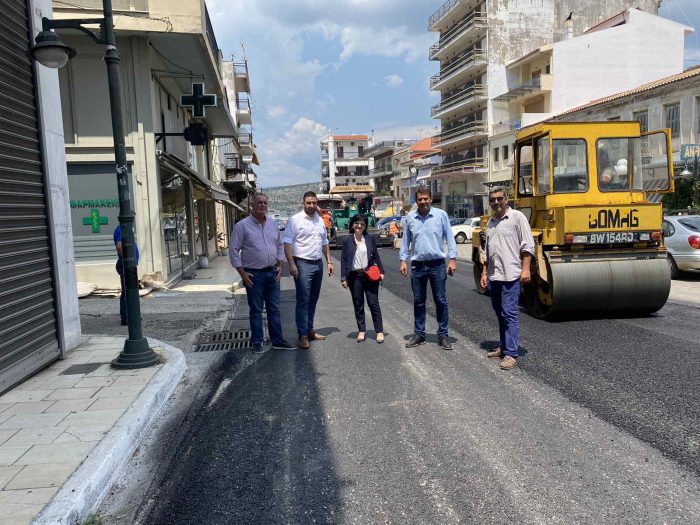 Άλλαξε όψη η είσοδος της Αμφιλοχίας-Ολοκληρώθηκε η αποκατάσταση του ασφαλτοτάπητα