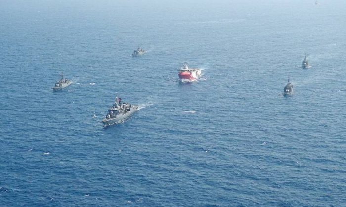 «Πόλεμος νεύρων» από την Άγκυρα με το Ορούτς Ρέις – Η «κόκκινη» γραμμή της Αθήνας στις τουρκικές προκλήσεις