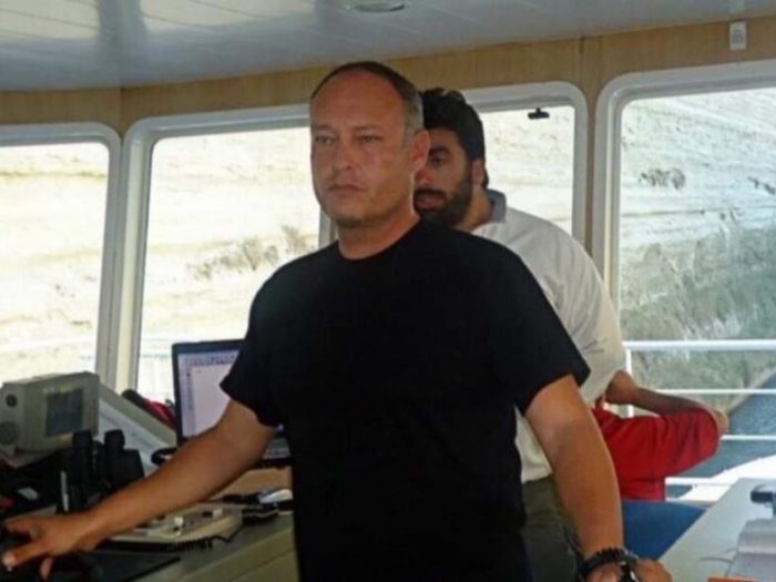 Αντίρριο – Συγκλονίζει ο καπετάνιος που έσωσε την τρίχρονη: «Ήταν παγωμένη από τον φόβο»