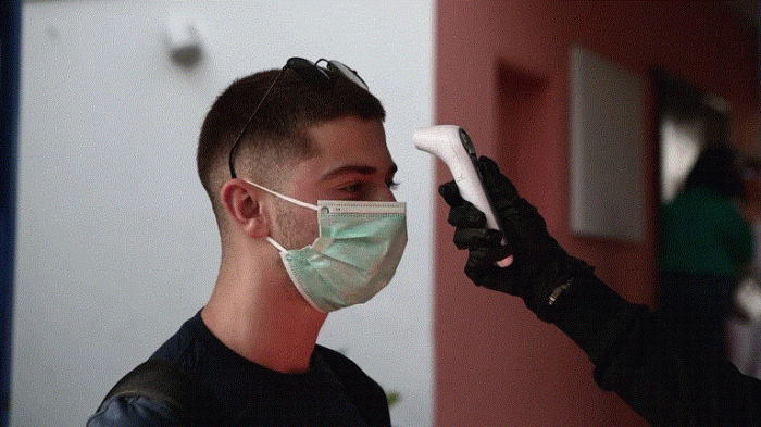 Ο ΙΣΑ στέλνει στο Πειθαρχικό γιατρό που αμφισβητεί τον κορονοϊό- Με αναρτήσεις στο Facebook