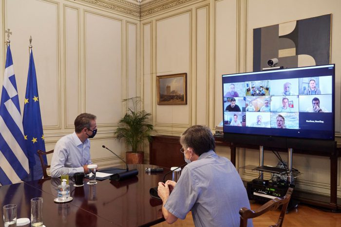 Νέα μέτρα κορωνοϊός: Αυτούς τους περιορισμούς εξετάζει η κυβέρνηση