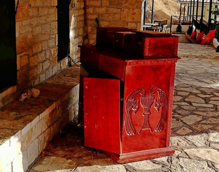 Έσπασαν το παγκάρι της Αγίας Παρασκευής στην Κανδήλα