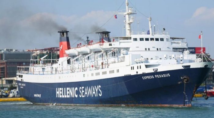 Προσέκρουσε σε ξέρα το επιβατηγό “Πήγασος” – Έδεσε με ασφάλεια στην Κάσο
