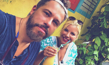 Ο ΧΑΡΗΣ ΒΑΡΘΑΚΟΥΡΗΣ ΚΑΙ ΟΙ ΚΟΡΕΣ ΤΟΥ