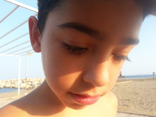 Η μητέρα του 16χρονου που έχασε την ζωή του πέφτοντας από το μπαλκόνι στο Μεσολόγγι δώρισε το πιάνο του στον «Ιωσήφ Ρωγών»