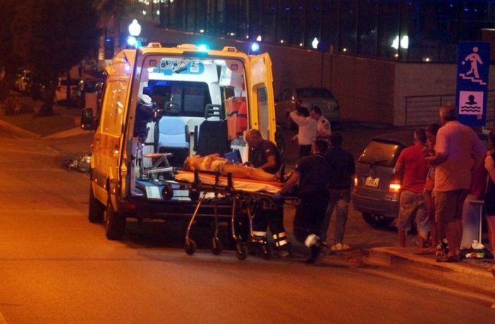 Ναύπακτος: Σοβαρό τροχαίο με δυο τραυματίες