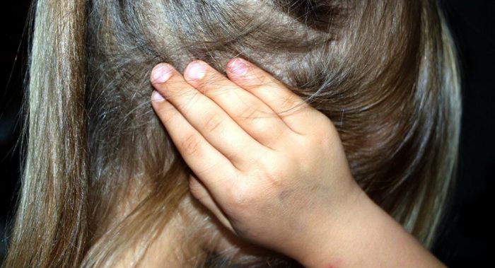 Άγριος ξυλοδαρμός 13χρονης από μαθήτριες – Υπέστη ρήξη σπονδύλου