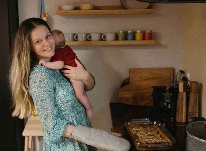 Η Αγρινιώτισσα Γεωργία Αβασκαντήρα μαγειρεύει αγκαλιά με τον Χρανιώτη junior!