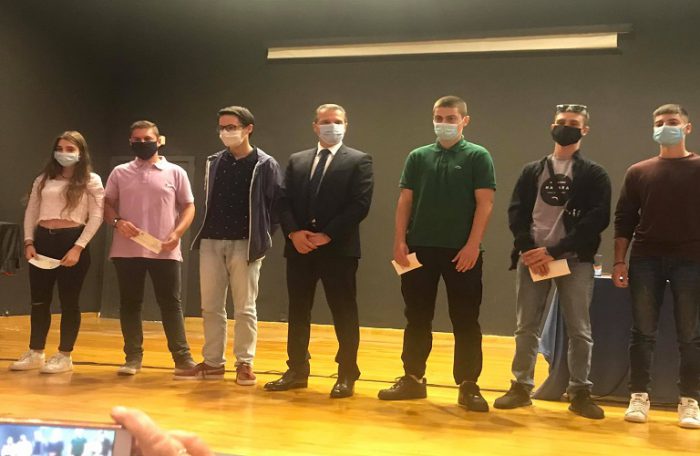 Η απονομή των χρηματικών βραβείων σε μαθητές της Αιτωλ/νίας από την Ένωση Αγρινίου