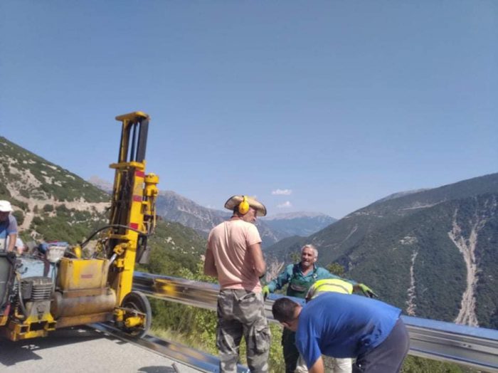Πλευρικές μπάρες σε επικίνδυνα σημεία στο επαρχιακό δίκτυο Θέρμο-Κόνισκα
