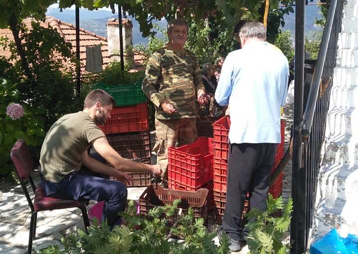 Το έθιμο του τρύγου αναβίωσε στην Περίστα Ναυπακτίας