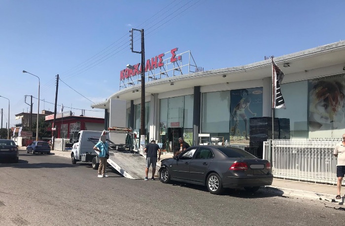 Στο νοσοκομείο γυναίκα μετά από τροχαίο στην είσοδο του Παναιτωλίου