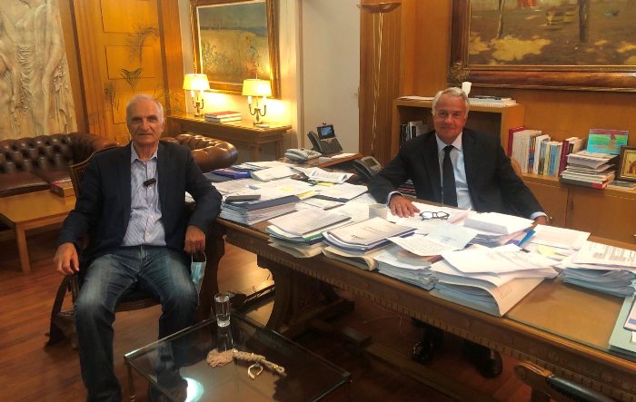 Συνάντηση Βαρεμένου – Βορίδη για ελιά Καλαμών, αποζημίωση κτηνοτρόφων και έλλειψη χρηματοδότησης