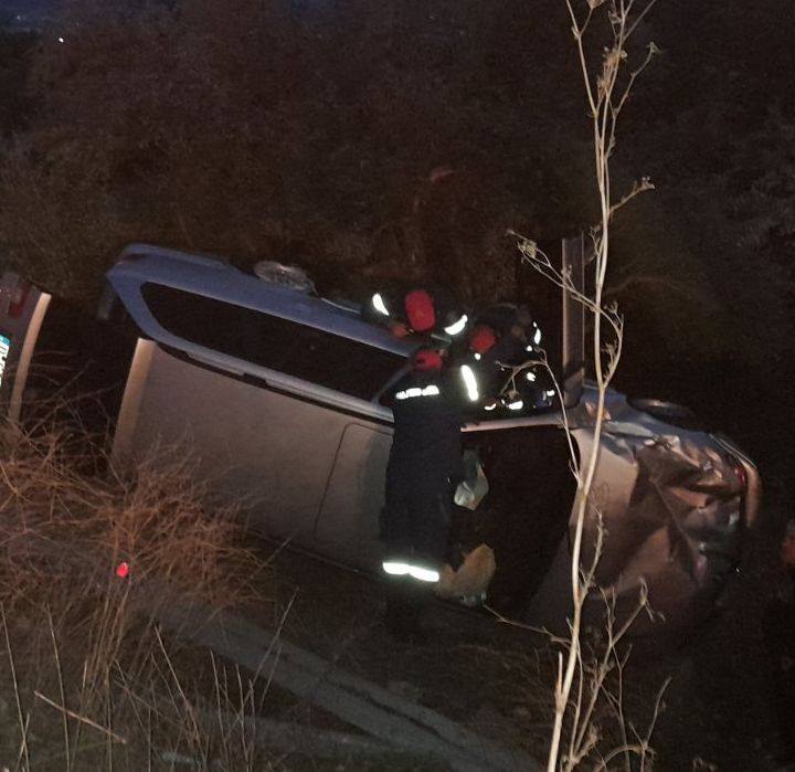 Εκτροπή ιχ με εγκλωβισμό στην Παραβόλα-Στο Νοσοκομείο Αγρινίου ο οδηγός! (φωτο)